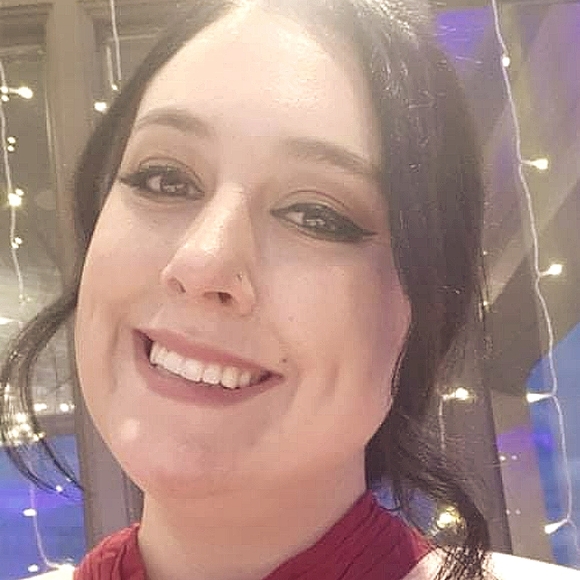 Meet your Posher, Darienne - Picture 1 of 1